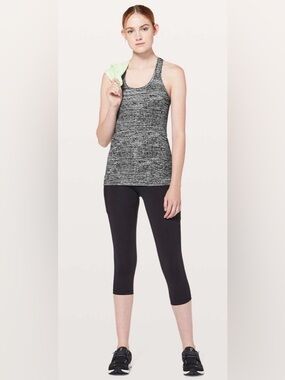 Lululemon Cool Racerback in Black/White Twillines, Size 4, Good Condition!